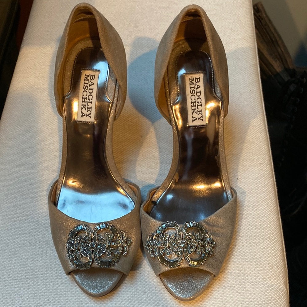 Badgley Mischka soft metallic special occasion heels!